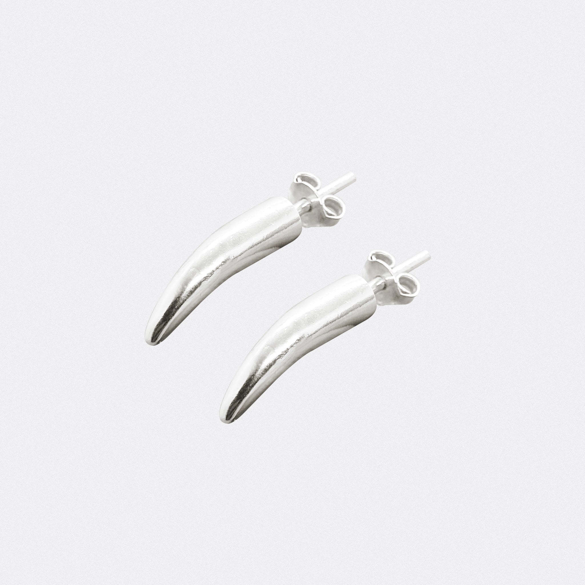 Aretes-espina-plata-flame-web-01_32ff3781-bab1-43a1-9620-f4e345c4398e.jpg