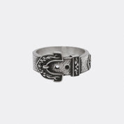 Horseshoe belt