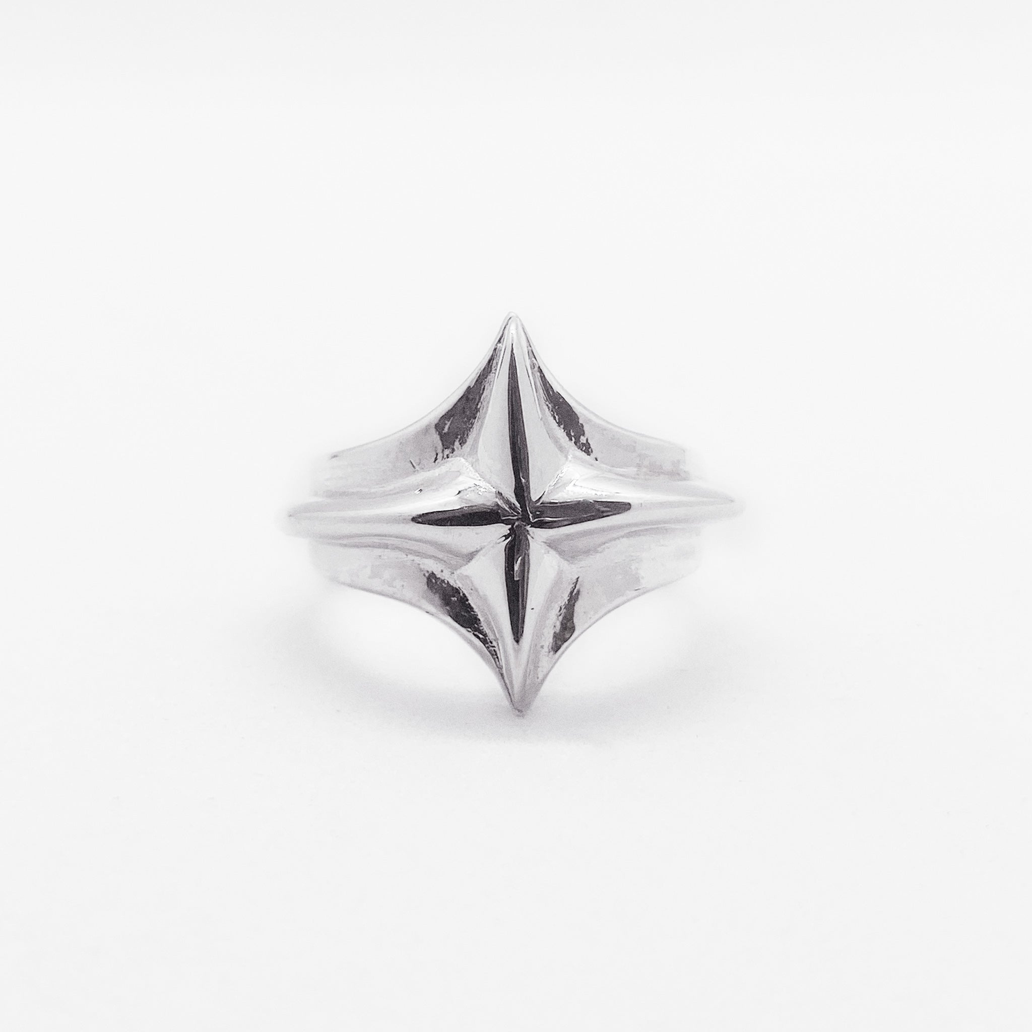 anillo-estrella-relieve-plata-flame-web-03_0e319510-0461-405a-b1d4-9a95ef7aa071.jpg