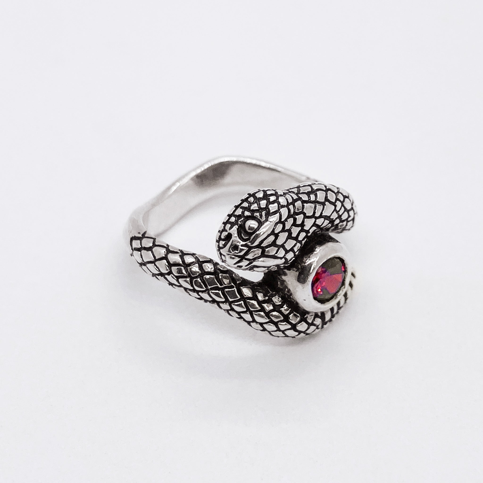 anillo-serpiente-piedra-plata-flame-web-02_cef75745-6dc1-4a02-b4dc-f14fa13ef5f5.jpg